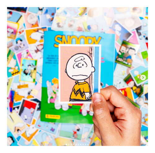 Kit 30 Figurinhas Turma Do Snoopy 2024 Álbum Livro Ilustrado