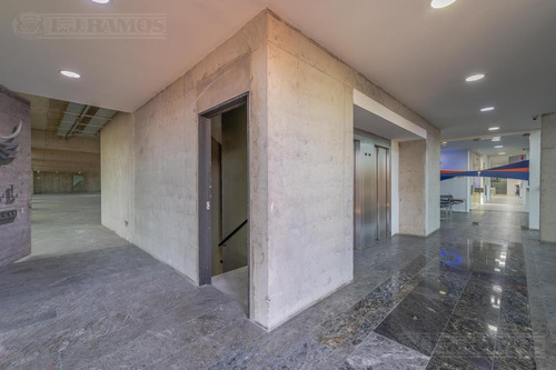 Lj Ramos | Alquila | Oficina Plata Libre Luminosa 300m2| Small Center, Pilar