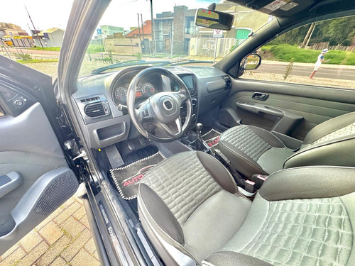 Fiat Strada 1.8 16v Adventure Cab. Dupla Flex 3p