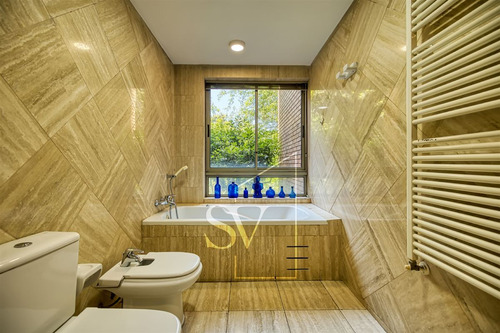 Espectacular Departamento Con Amplios Espacios Y Gran Parque