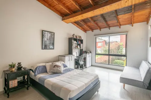 Edificio En Venta En El Tejar. Cod V12493