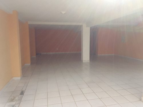 Excelente Sobrado Com Três Quartos,três Banheiros Uma Suite