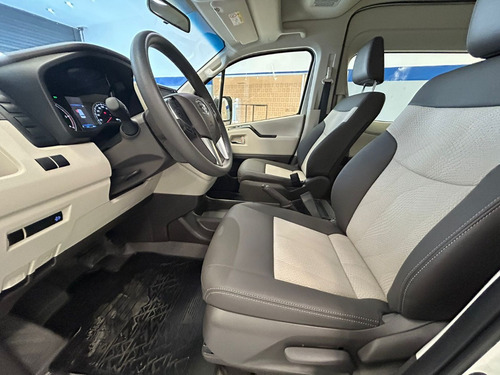 Toyota Hiace 2.8 Tdi Commuter 6at 14a