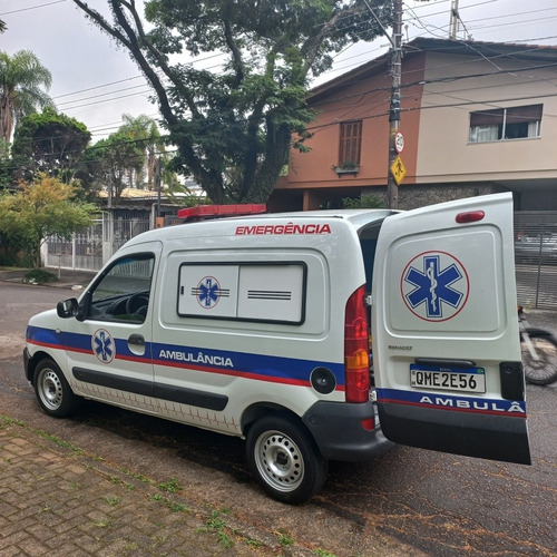 Imagem 5 de 8 de Kangoo Ambulancia 2016 Completo Financio Em 48 X