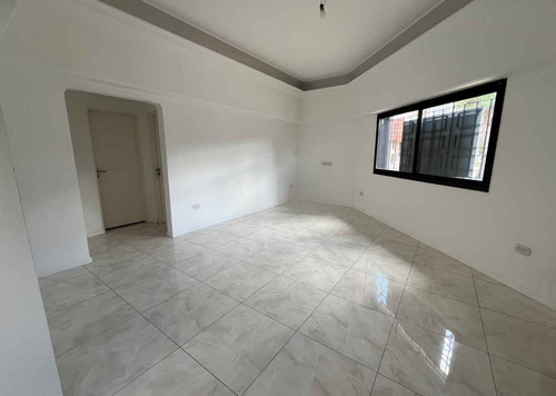 Casa 3 Amb Reciclada Con Terraza Y Quincho-permuta
