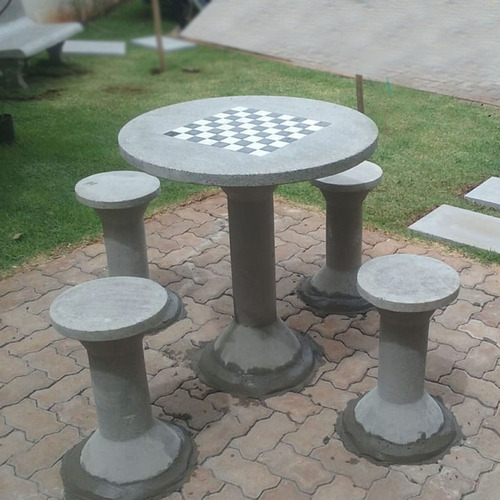 Conjunto De Mesa Redonda Com Dois Bancos Curvos G.