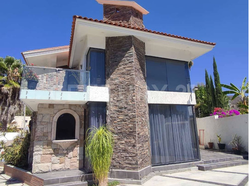 Casa En Venta A Unos Metros De La Laguna De Chapala