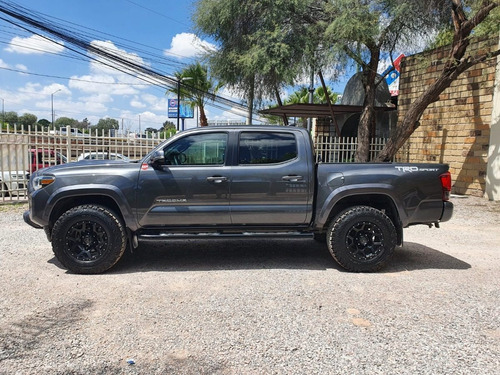 Imagen 3 de 13 de Toyota Tacoma 4x2