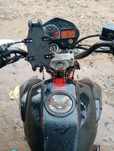 Motocicleta Negra, Con Detalles Estéticos, Motor Al 100