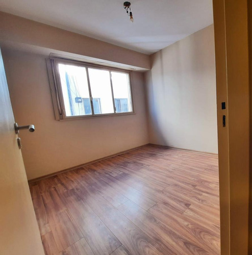 Imagen 3 de 5 de Departamento De 2 Ambientes En Venta En Abasto.