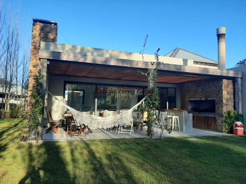 Imagen 2 de 11 de Alquiler Casa En La Arbolada , Punta Del Este 3 Dormitorios