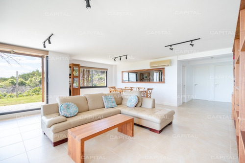 Apartamento Esquinero En Alquiler Temporario De Tres Suites Con Parrillero Propio-ref:29236