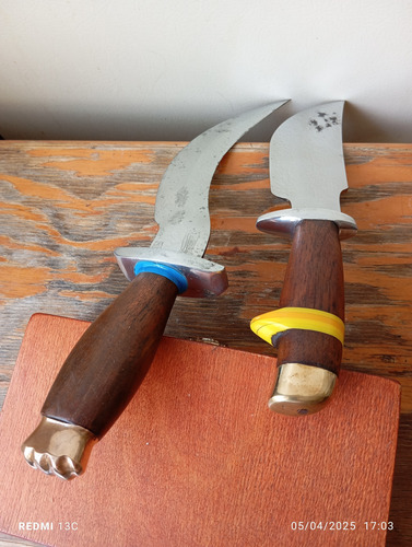Cuchillo Antiguo Curvo Y Machete Corto Acero Negro Pulido Es Marrón (Usado)