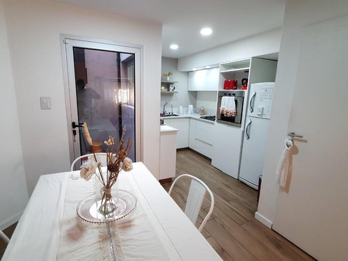 Casa En Venta 2 Dormitorios En Lanús Este