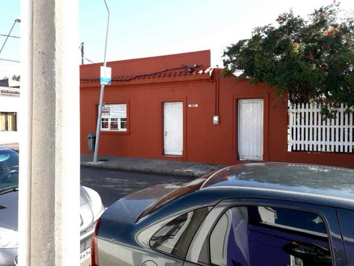 Venta Casa Esquinera 2 Dormitorios En Maldonado
