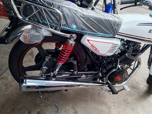 Moto Escuda Hero 150