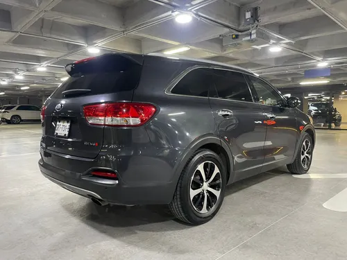 Kia Sorento 3.3 V6 EX Piel 7 Pasajeros At