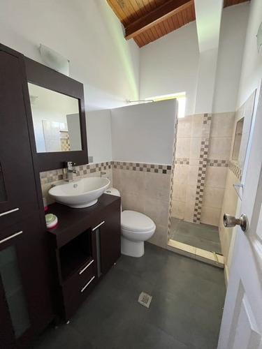 Imagen 26 de 30 de Se Vende Casa Actualizada 500 M2 5h/7b/3p La Boyera