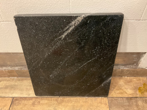 Mesada De Granito Negro Veteado Gris 50x45.3 Cm Pulido Boedo Negro (Usado)