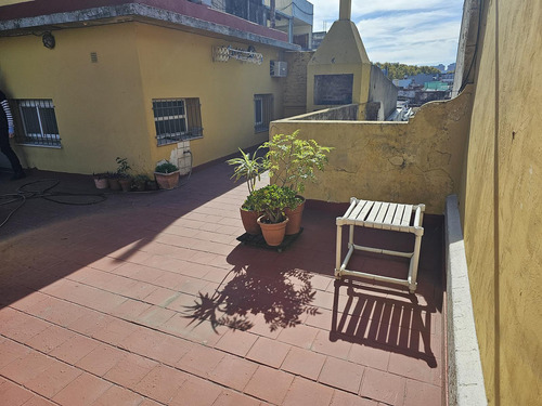 Venta Ph 5 Ambientes Con Entrada Ind. Y Terraza Propia En Colegiales - Apto Crédito Y Sin Expensas .
