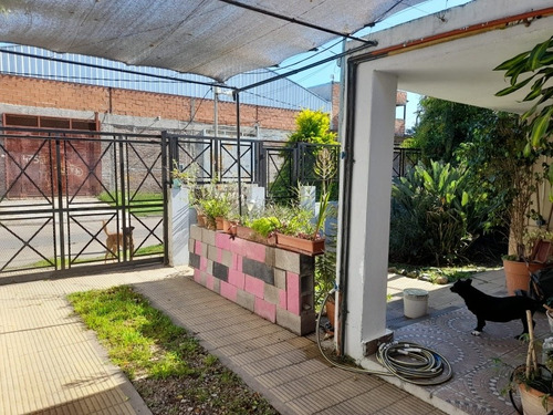 Imagen 2 de 14 de Casa Venta Isidro Casanova