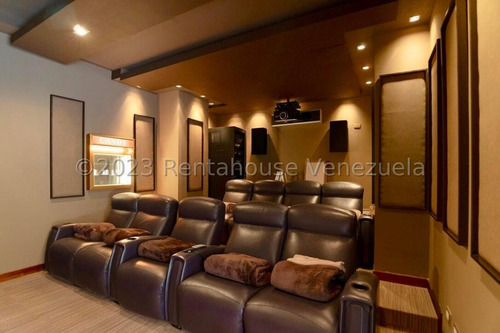 Apartamento Penthouse Con Piscina En Venta En La Lagunita Caracas