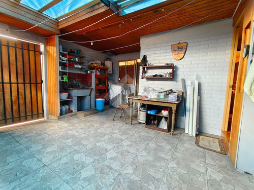 Casa En Venta De 5 Dorm. En Maipú