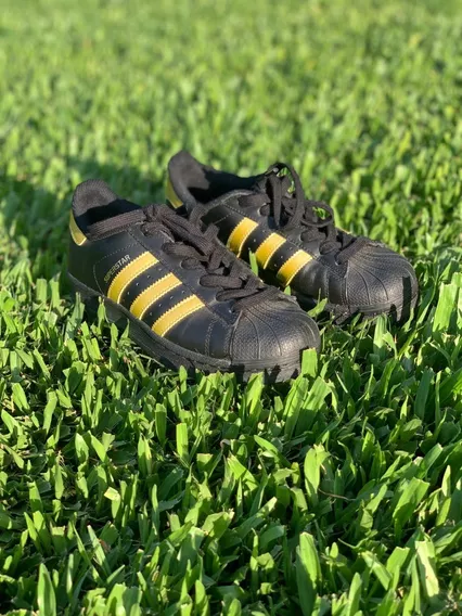 Zapatillas adidas Superstar Negras. Como Nuevas