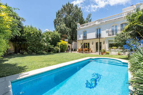 Venta Casa De 8 Ambientes Con Pileta , Jardín Y Parrilla - San Isidro
