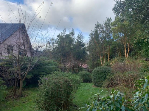 Casa En Venta De 5 Dorm. En Puerto Varas