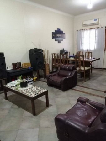 Ph T/ Casa 3 Ambientes Amplio Con Terreno Libre, Ubicado En Cabrera 756, Banfield