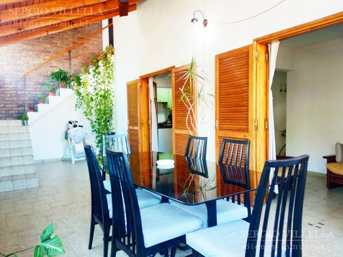 Imagen 2 de 25 de Casa En Venta De 2 Dormitorios En Rosario