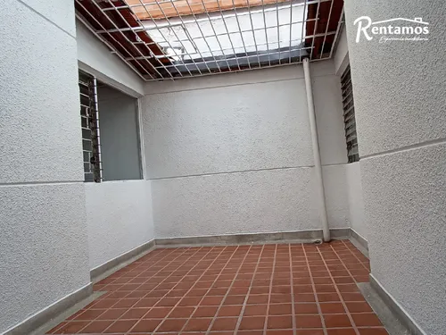 Oficina En Arriendo En Laureles. Cod A775204