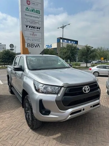 Toyota Hilux 2.7 Doble Cabina Sr Mt