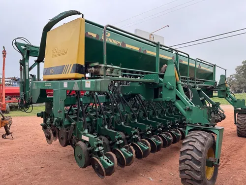 Sembradora Pierobon Td21