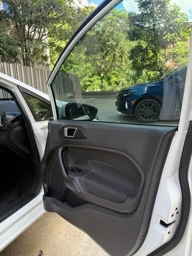Ford Fiesta 1.6 Sportback Se Mecánica