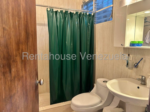 Se Vende Casa Para Remodelar ,de 3 Niveles ,ubicada En San Bernardino 25-17282