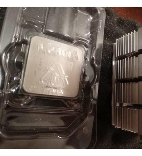 Microprocesador Phenom X4 Quad-core 9850 Am2+ Mas Cooler.