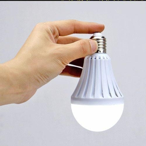 Imagen 2 de 3 de Bombillo Led De Emergencia 9w Bateria Recargable