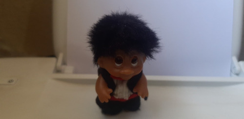 1985 Dam Baby Troll Black Hair Tux 9 Cms (Usado)