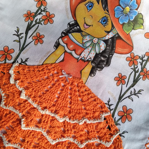 Pano De Prato Boneca Naty Com Saia De Crochê - Laranja