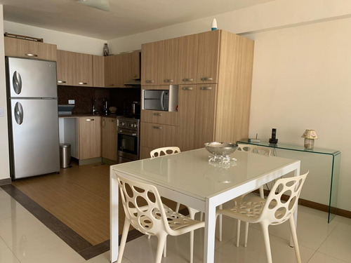Imagen 6 de 14 de Alquiler Vacacional. Apartamento Vista Al Mar. Playa El Angel