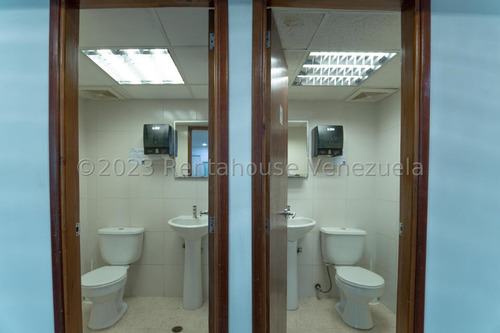 Imagen 21 de 30 de Ls Vende Edificio Los Ruices