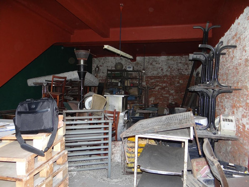 Local Comercial Próximo A Mercado Del Puerto