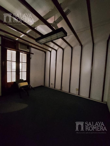 Imagen 12 de 17 de Oficina En Venta - Tribunales Con Un Encanto Diferente
