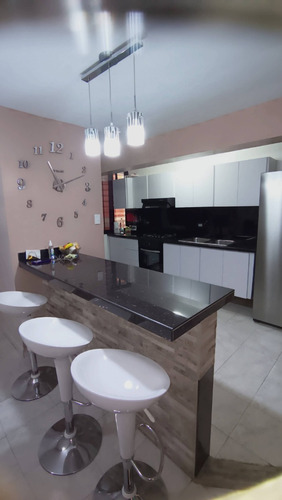 Lucrecia Escorcha  Apartamento En Venta En Las Chimeneas Residencias Pedregal Cód 230930