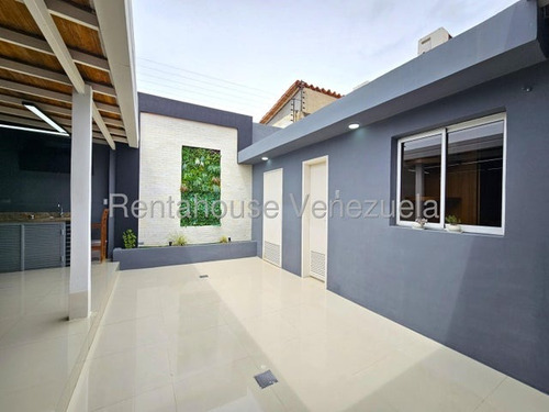 Zulay González Vende, Hermosa Casa En Venta Remodelada Y Ampliada En Cabudare, Roca Del Valle, 3 Habitaciones, 4 Baños, Patio Con Parrillera Mls 25-23041