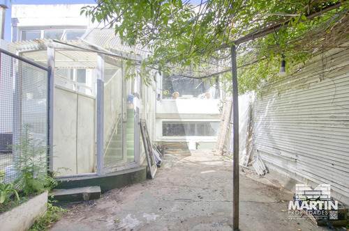 Local De 170 M2 Cubiertos, 2 Baños, 2 Subsuelos Y Jardín, A Metros De Alvear.