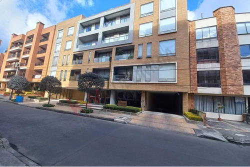 Venta De Apartamento Penthouse En El Edificio Magritte, En Santa Paula, Bogotá