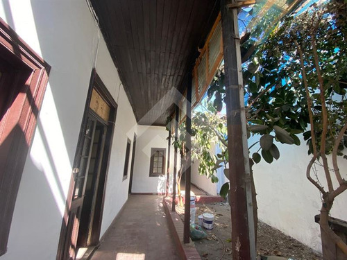 Casa En Venta De 4 Dorm. En Independencia